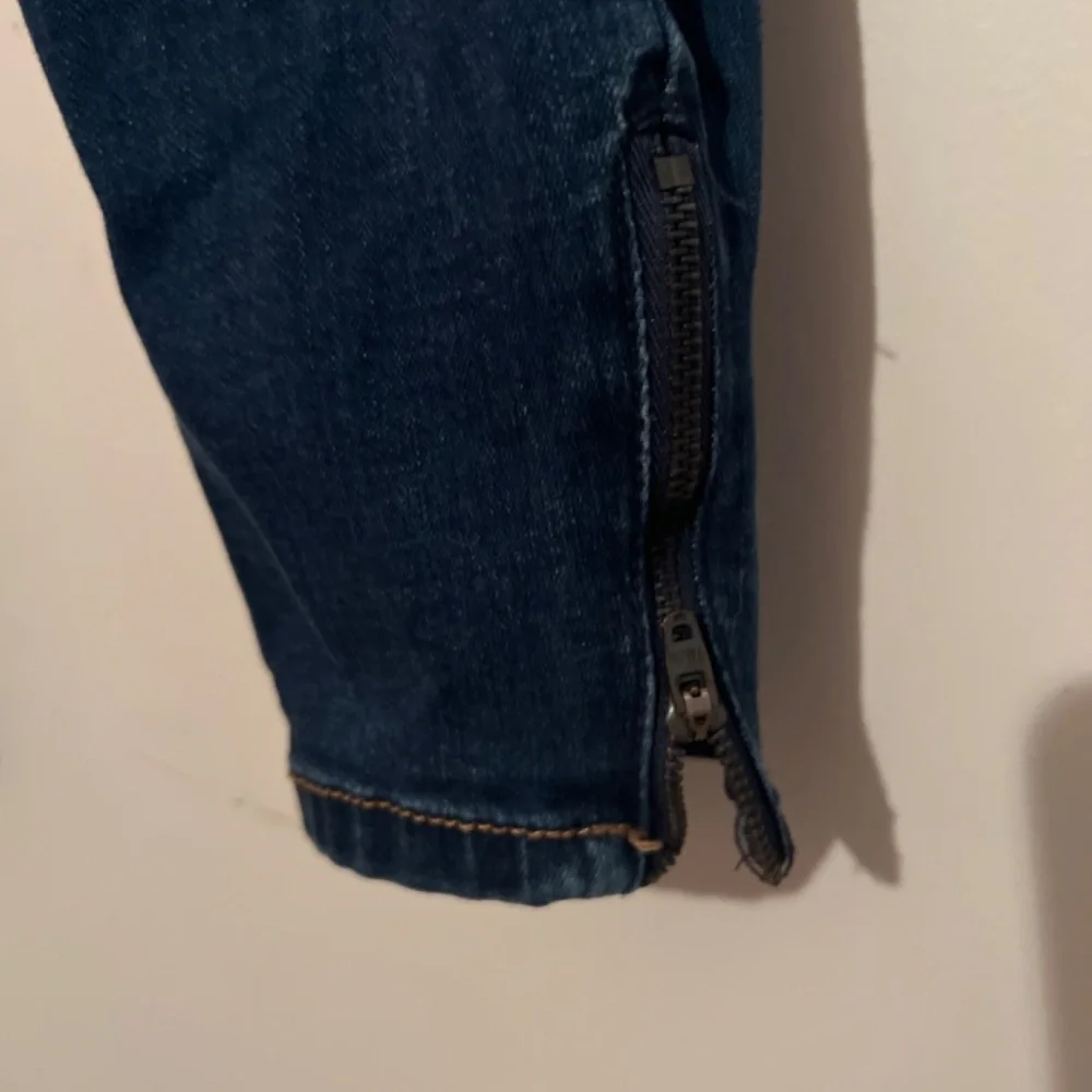 Jeans - Picture 3 of 4